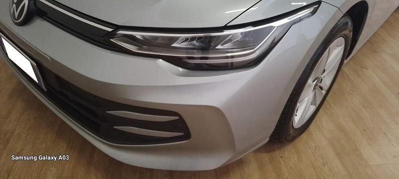 Usata VW Golf VIII 115 CV (84 kW) 2025 Argento Berlina