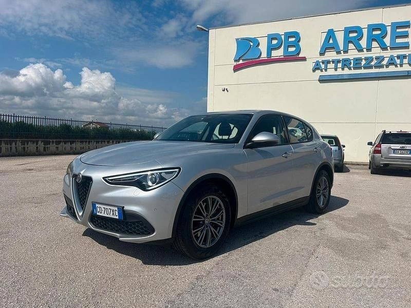 Usata Alfa Romeo Stelvio Business 160 CV (117 kW) 2021 Grigio SUV