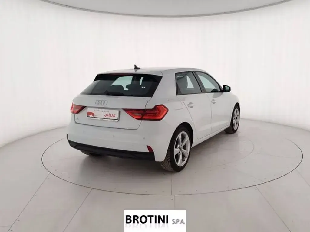 Usado Audi A1 Sportback Admired 110 CV (80 kW) 2021 Blanco Utilitario