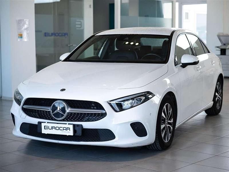 Bianco Usata 2021 Mercedes A180 Business Tre volumi | 20.900 € (Ottimo prezzo) - Immagine 1/4