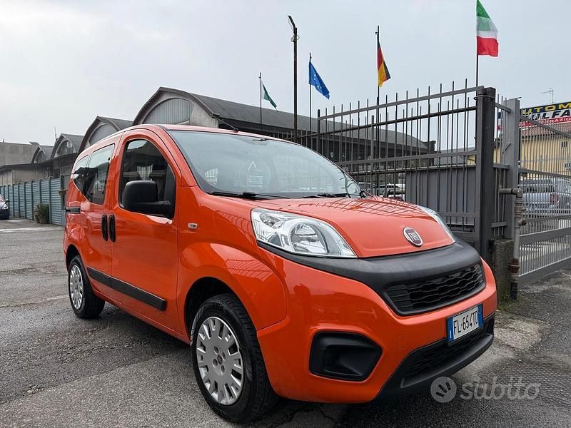 Usata Fiat Qubo Trekking 77 CV (56 kW) 2017 Arancione Monovolume