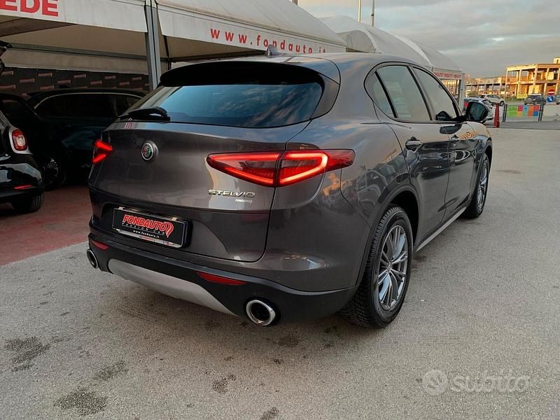 Usata Alfa Romeo Stelvio Business 160 CV (117 kW) 2020 Grigio SUV