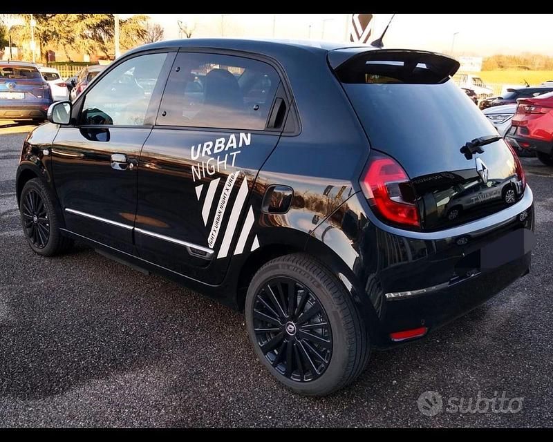 Usata Renault Twingo 60 kW (82 CV) 2022 Nero Utilitaria