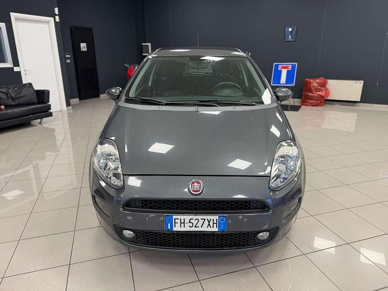 Usata Fiat Punto Lounge 95 CV (69 kW) 2017 Grigio Berlina