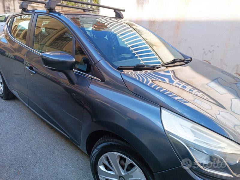 Grigio Usata 2017 Renault Clio IV Zen Due volumi | 8000 € (Buon prezzo) - Immagine 1/4