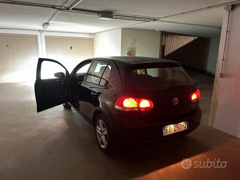 Usata VW Golf VI 105 CV (77 kW) 2010 Nero Utilitaria