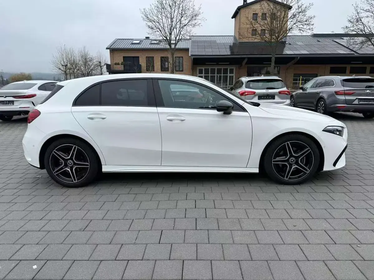 Usata Mercedes A180 Premium 116 CV (85 kW) 2025 Bianco Berlina