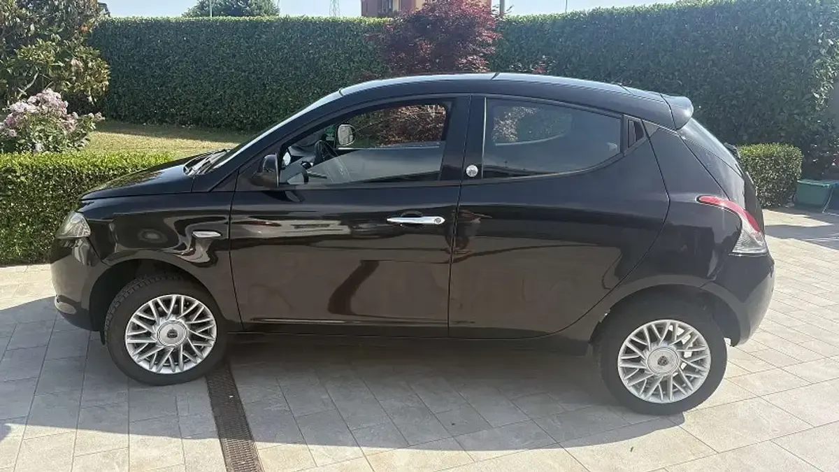 Usata Lancia Ypsilon Silver 80 CV (58 kW) 2013 Utilitaria