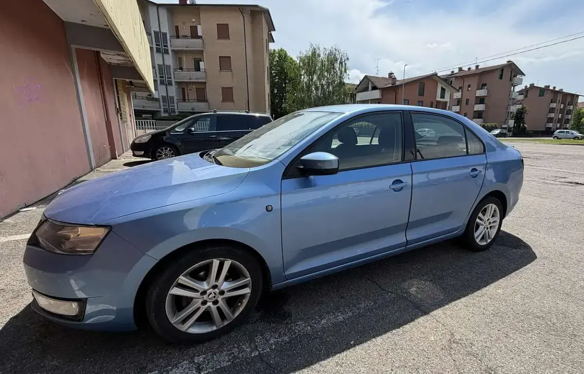 Usata Skoda Rapid Active 86 CV (63 kW) 2013 Utilitaria
