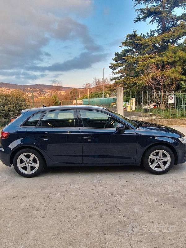 Usata Audi A3 Ambiente 150 CV (110 kW) 2019 Blu Berlina