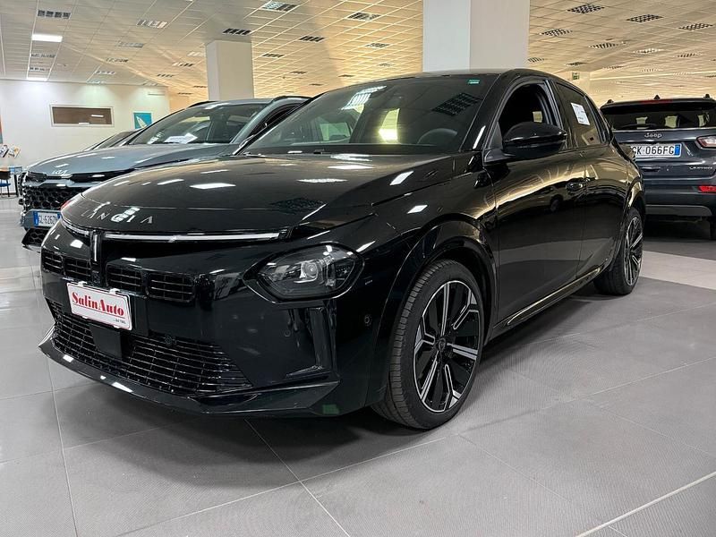 Usata Lancia Ypsilon 100 CV (73 kW) 2025 Nero Utilitaria