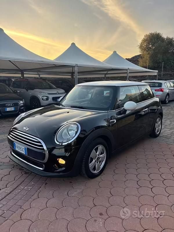Usata Mini Cooper D 115 CV (84 kW) 2017 Nero Utilitaria