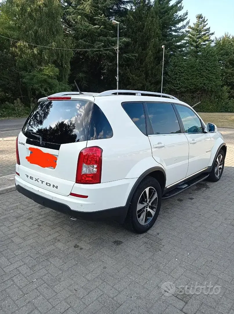Usata SsangYong Rexton 155 CV (114 kW) 2016 SUV