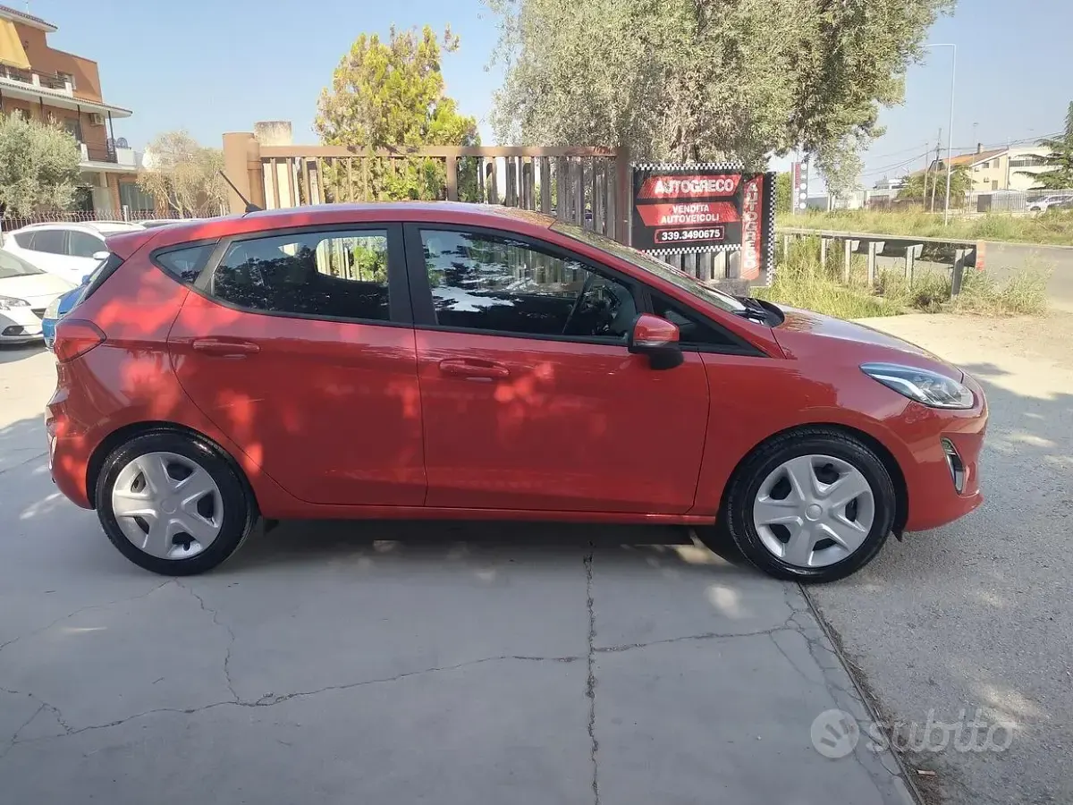 Usata Ford Fiesta 85 CV (62 kW) 2017 Rosso Utilitaria