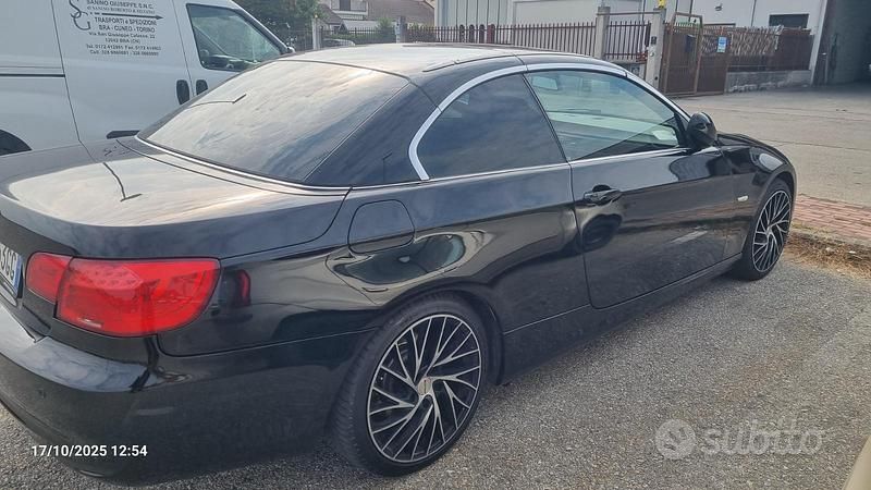 Usata BMW 320 Cabriolet 184 CV (135 kW) 2011 Nero Cabrio
