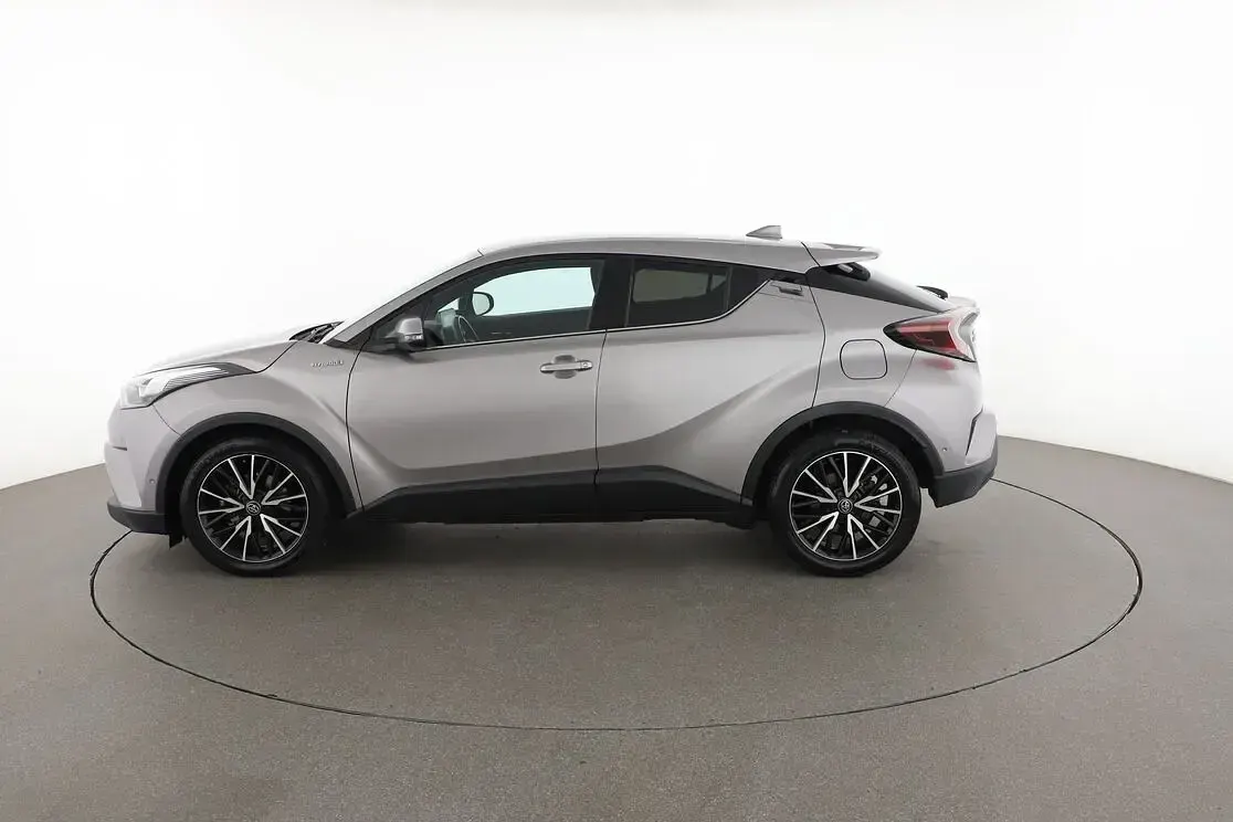 Usata Toyota C-HR Lounge 122 CV (89 kW) 2018 Argento SUV