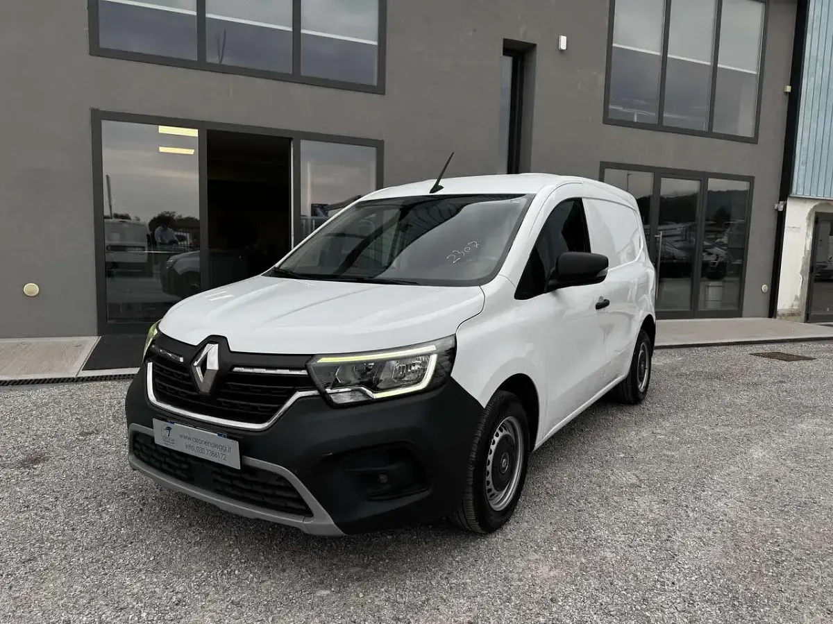 Usata Renault Kangoo 116 CV (85 kW) 2022 Bianco Monovolume