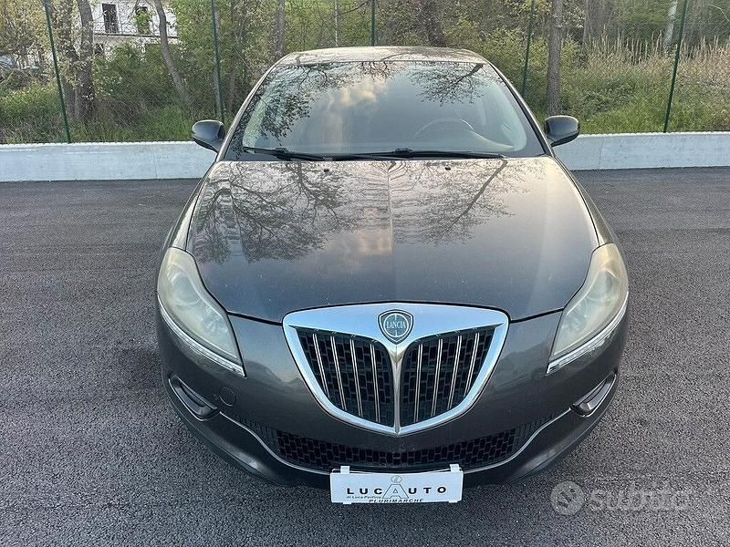 Usata Lancia Delta Gold 120 CV (88 kW) 2011 Grigio Utilitaria