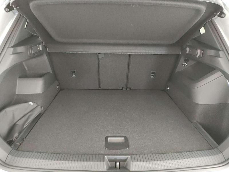 Nuova VW Tiguan R-line Plus 193 CV (141 kW) 2026 Argento SUV