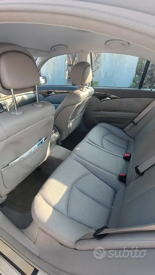 Usata Mercedes E200 Avantgarde 163 CV (119 kW) 2006 Grigio Berlina