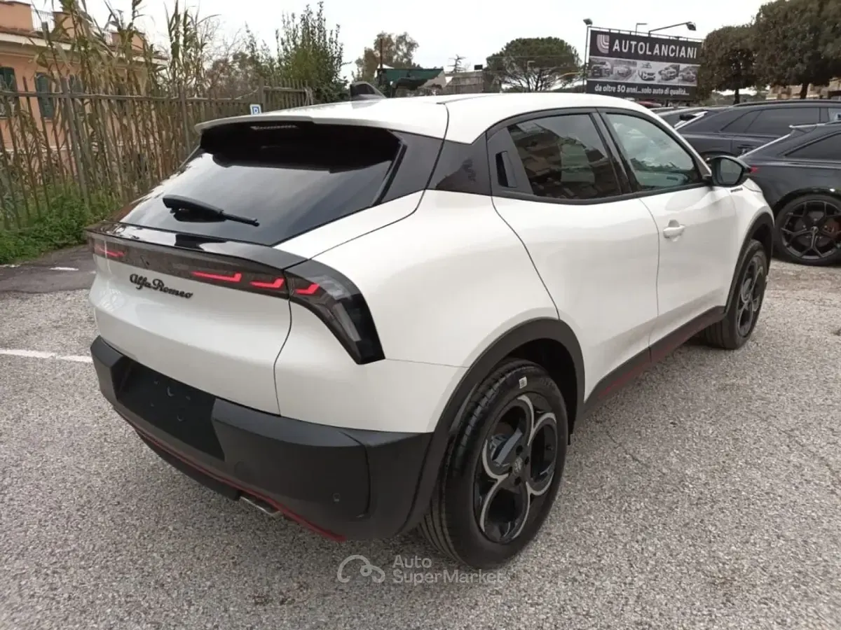 Nuova Alfa Romeo GT Junior Edizione Speciale 136 CV (100 kW) 2026 Bianco SUV
