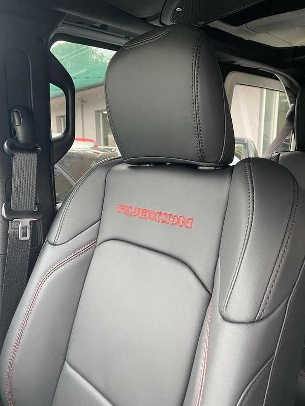 Usata Jeep Wrangler Unlimited Rubicon 272 CV (200 kW) 2024 Bright white SUV