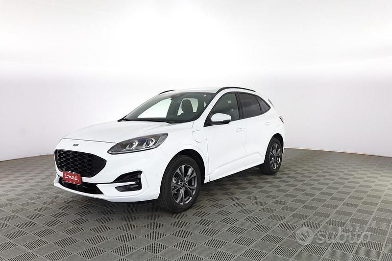 Usata Ford Kuga ST-Line 225 CV (165 kW) 2023 Frozen white SUV