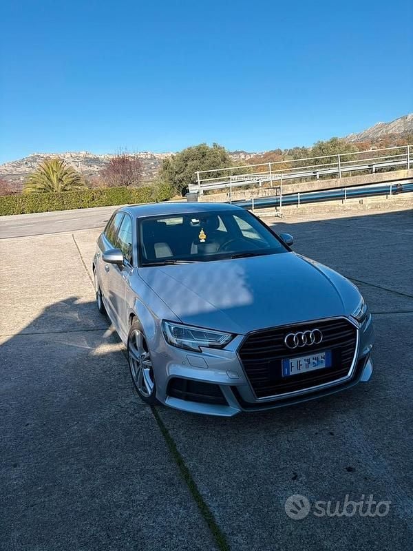 Grigio Usata 2019 Audi A3 Due volumi | 17.000 € (Ottimo prezzo) - Immagine 1/4