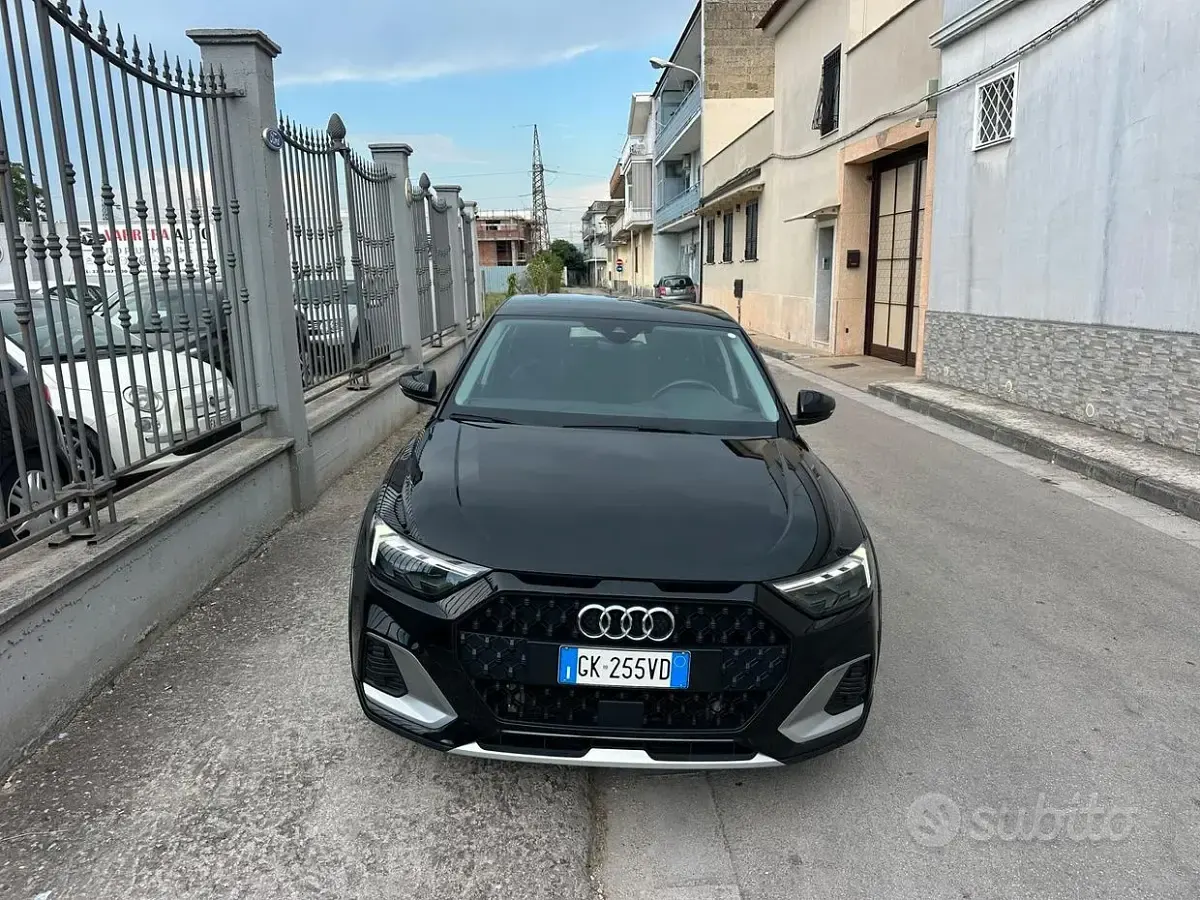 Usata Audi A1 110 CV (80 kW) 2022 Nero SUV