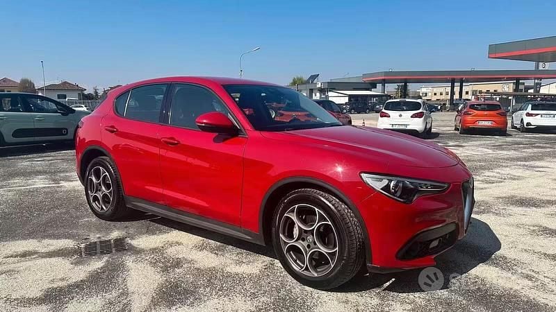 Usata Alfa Romeo Stelvio Business 150 CV (110 kW) 2018 Rosso SUV