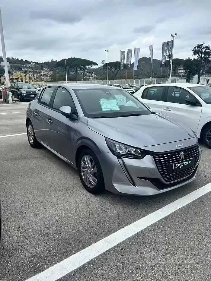 Usata Peugeot 208 102 CV (75 kW) 2020 Utilitaria