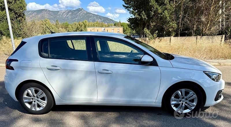 Usata Peugeot 308 Business-Line 131 CV (96 kW) 2020 Bianco Berlina