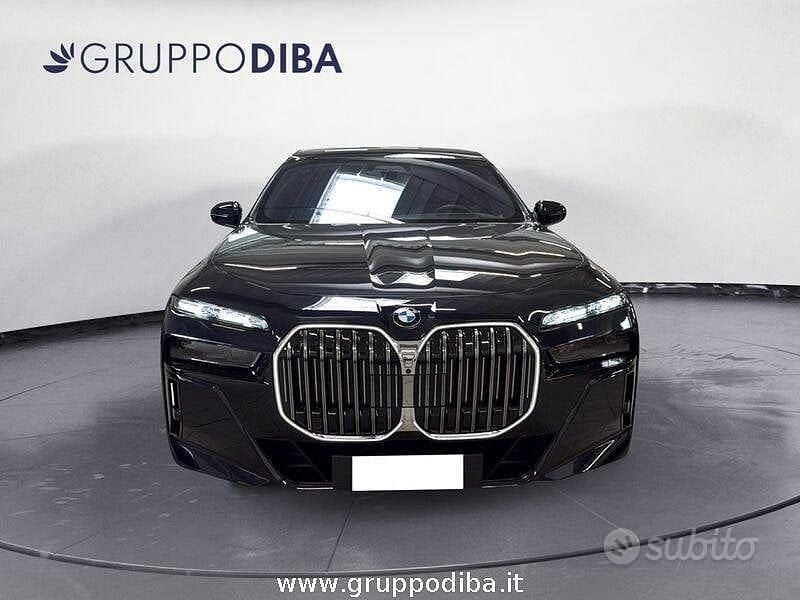 Usata BMW 740 M Sport 299 CV (219 kW) 2024 Nero Berlina