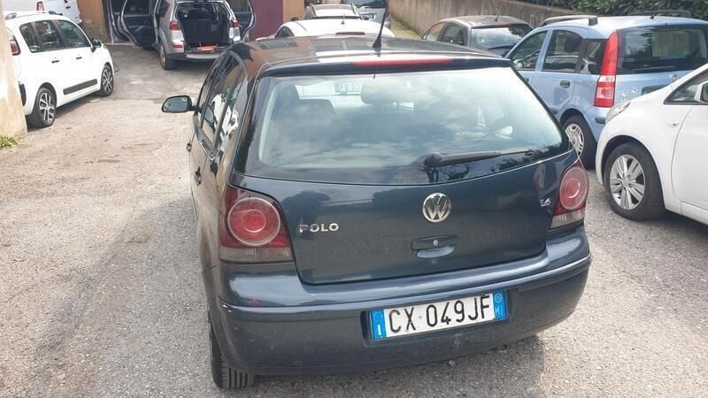 Usata VW Polo Sportline 101 CV (74 kW) 2005 Blu Berlina