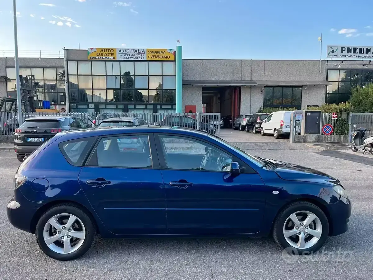 Usata Mazda 3 105 CV (77 kW) 2003 Blu/azzurro Berlina