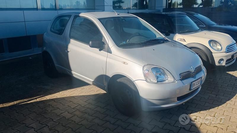 Usata Toyota Yaris 2000 Grigio Utilitaria