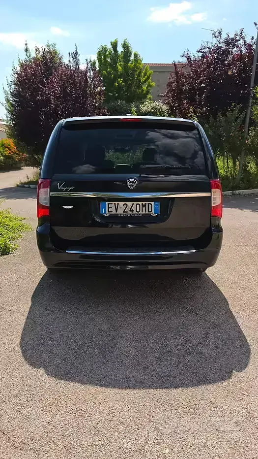 Usata Lancia Voyager Platinum 177 CV (130 kW) 2014 Nero Monovolume