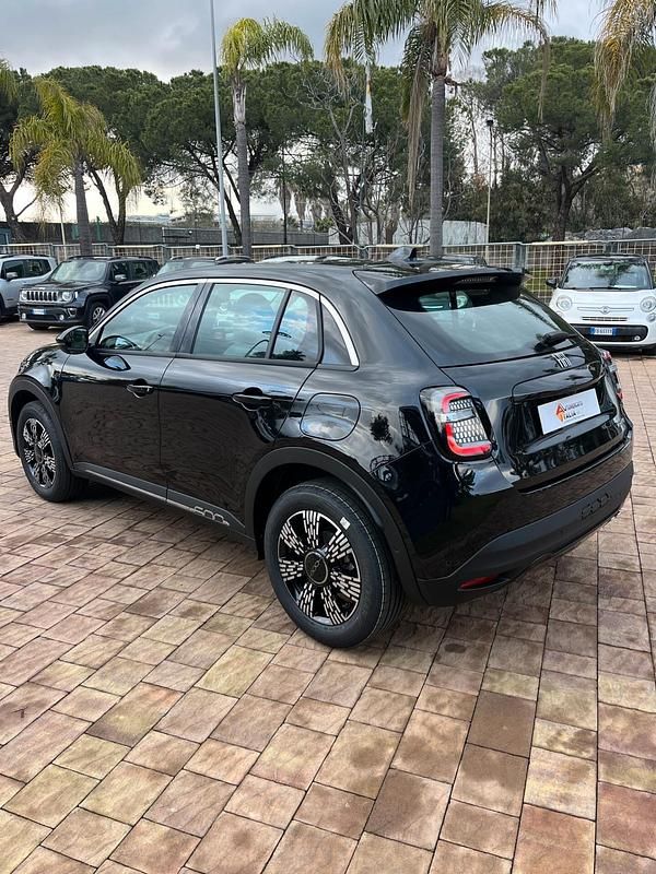 Usata Fiat 600 101 CV (74 kW) 2024 Nero Station wagon