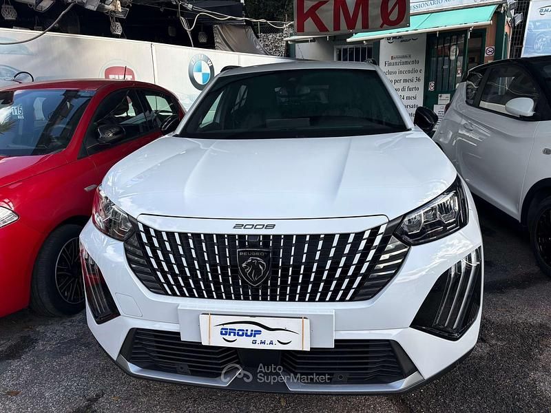Nuova Peugeot 2008 Allure 145 CV (106 kW) 2025 Mous bianco okenite SUV