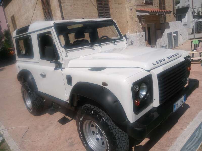 Bianco Usata 2008 Land Rover Defender S SUV | 26.500 € (Super prezzo) - Immagine 1/4