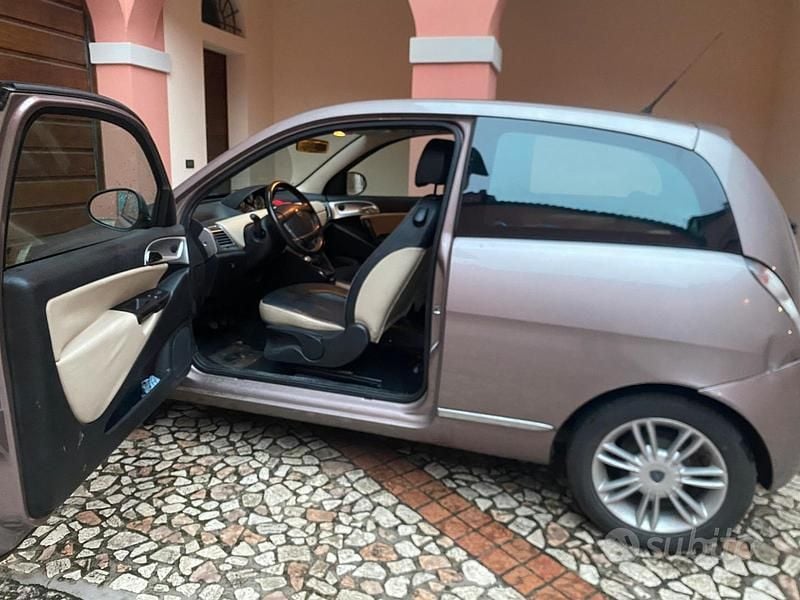 Usata Lancia Ypsilon 95 CV (69 kW) 2009 Utilitaria