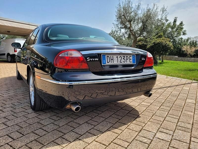 Usata Jaguar S-Type Executive 207 CV (152 kW) 2007 Nero Berlina