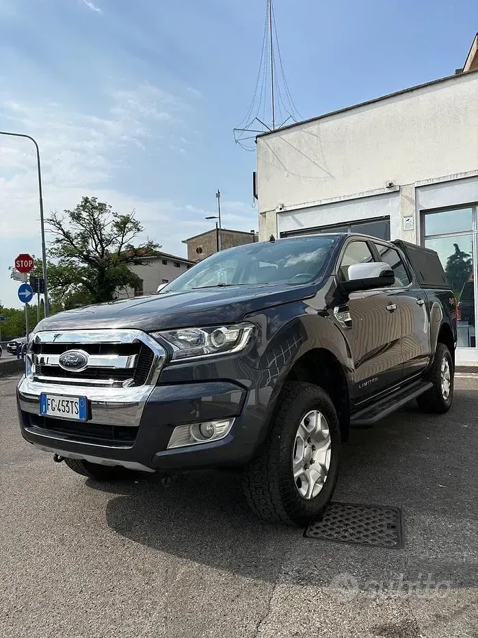 Usata Ford Ranger XLT 160 CV (117 kW) 2017 Grigio Pick-up