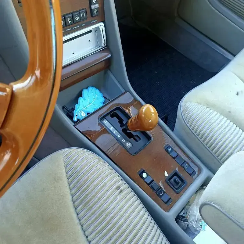 Usata Mercedes 500 231 CV (169 kW) 1983 Argento Berlina