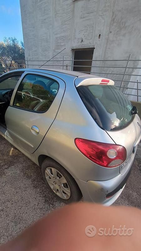 Usata Peugeot 206 68 CV (50 kW) 2010 Grigio Utilitaria
