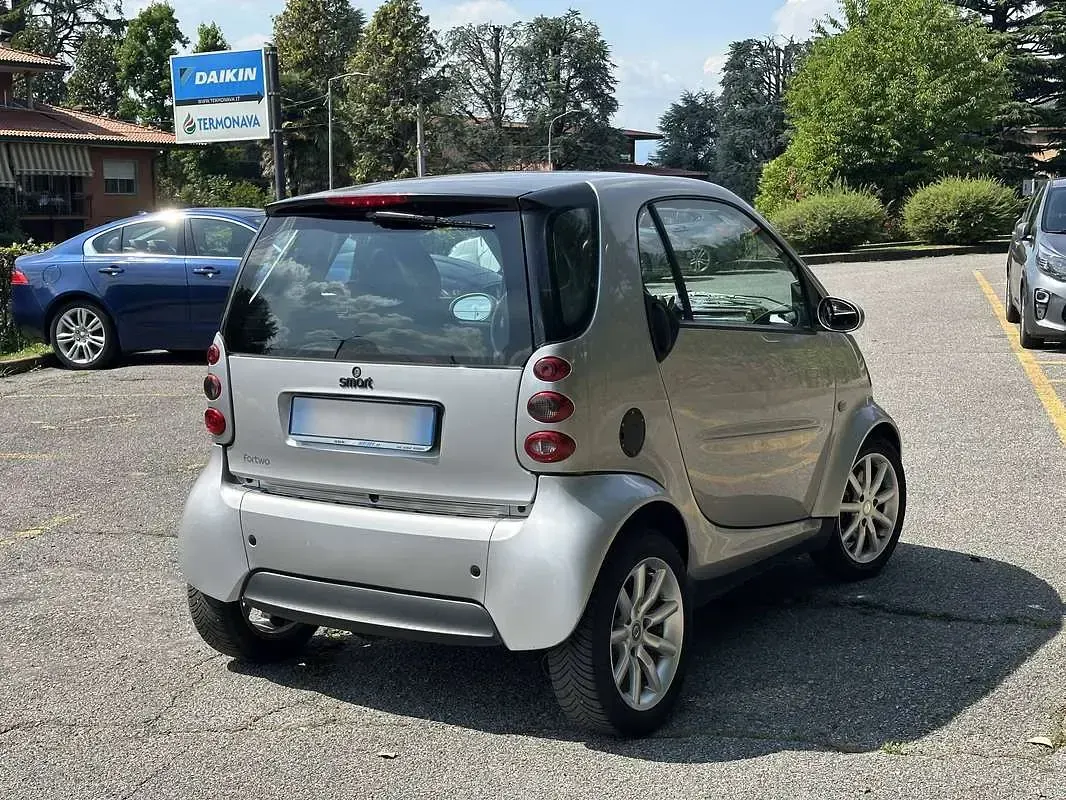 Usata Smart ForTwo Coupé 61 CV (44 kW) 2006 Argento Coupé