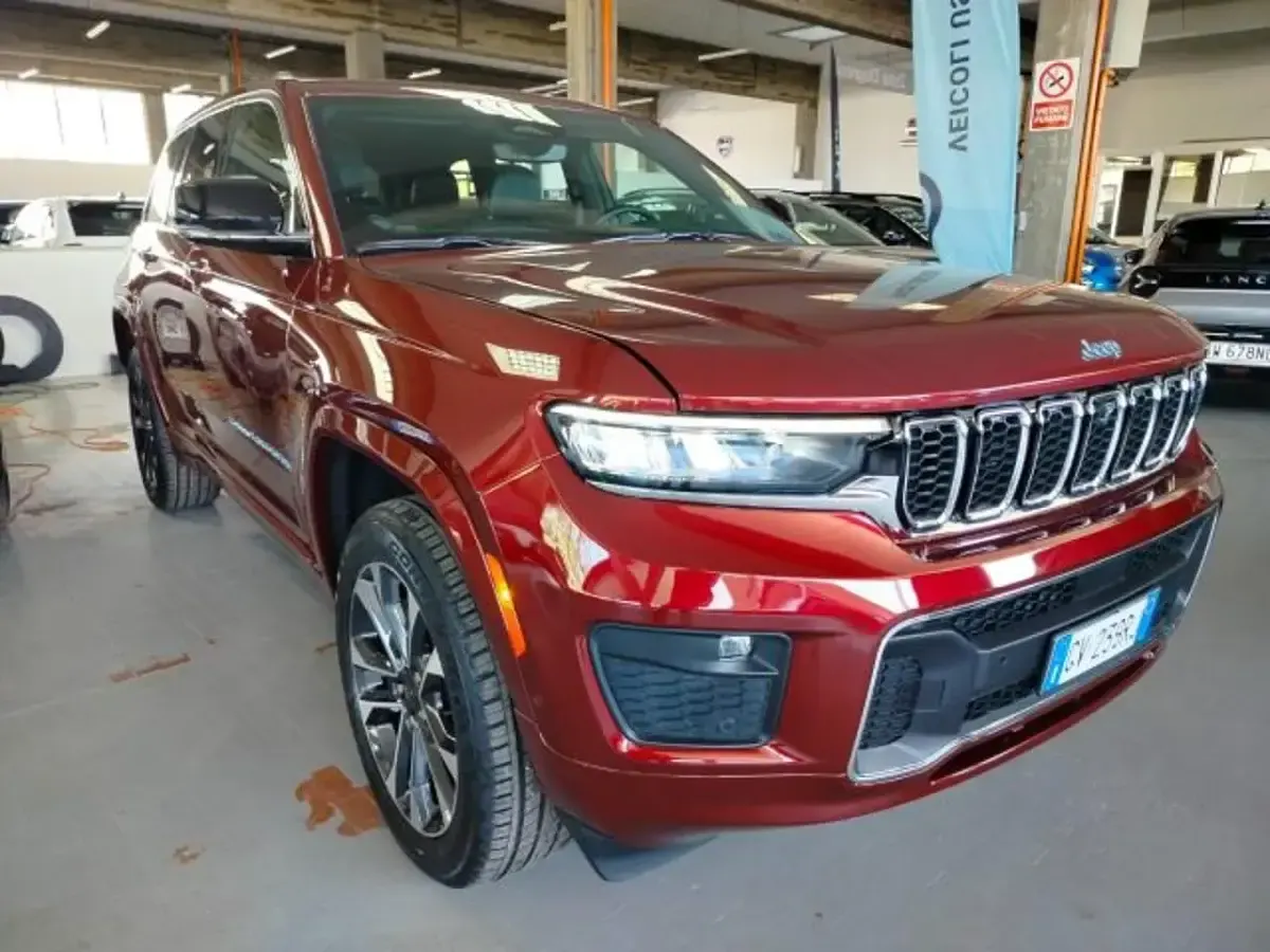 Begagnad Jeep Grand Cherokee Overland 272 HK (200 kW) 2024 SUV