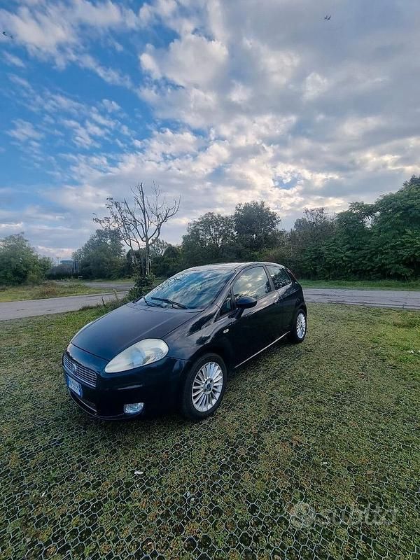 Usata 2006 Fiat Punto Due volumi | 2500 € (Buon prezzo) - Immagine 1/4