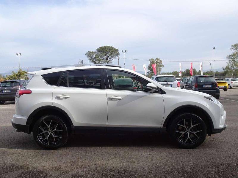 Usata Toyota RAV4 Style 143 CV (105 kW) 2017 Bianco SUV