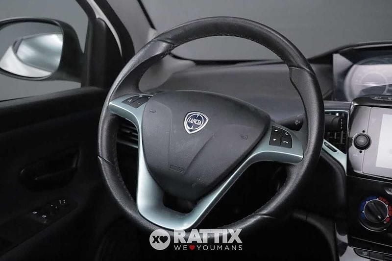 Usata Lancia Ypsilon Gold 70 CV (51 kW) 2023 Bianco Utilitaria